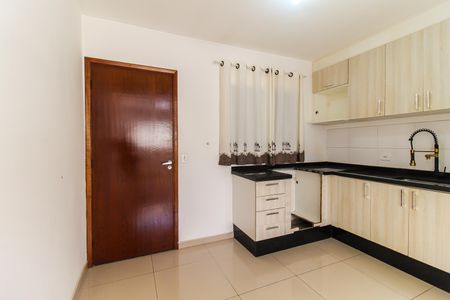 Casa de condomínio à venda com 50m², 2 quartos e 1 vagaSala/Cozinha