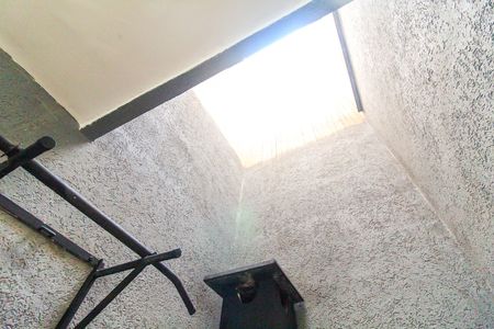 Casa de condomínio à venda com 50m², 2 quartos e 1 vagaÁrea de Serviço