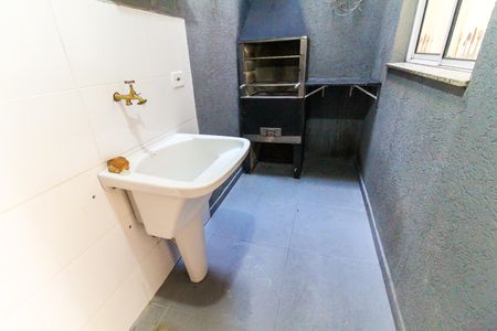 Casa de condomínio à venda com 50m², 2 quartos e 1 vagaÁrea de Serviço