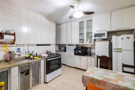 Casa à venda com 264m², 5 quartos e 3 vagasCozinha