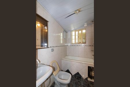 Casa à venda com 264m², 5 quartos e 3 vagasCasa 2 - Banheiro