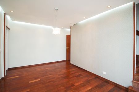 Casa à venda com 144m², 3 quartos e 3 vagas Casa à venda com 144m², 3 quartos e 3 vagasSala