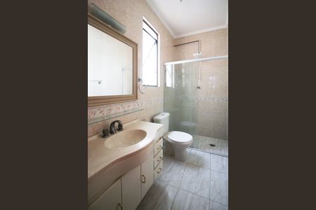 Casa à venda com 144m², 3 quartos e 3 vagas Casa à venda com 144m², 3 quartos e 3 vagasBanheiro social