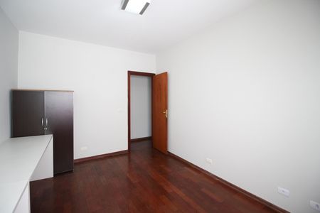 Casa à venda com 144m², 3 quartos e 3 vagas Casa à venda com 144m², 3 quartos e 3 vagasQuarto