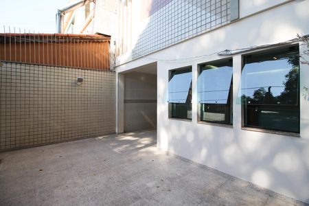 Casa à venda com 144m², 3 quartos e 3 vagas Casa à venda com 144m², 3 quartos e 3 vagasÁrea comum