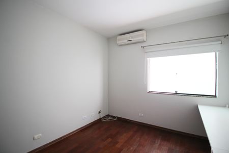 Casa à venda com 144m², 3 quartos e 3 vagas Casa à venda com 144m², 3 quartos e 3 vagasQuarto