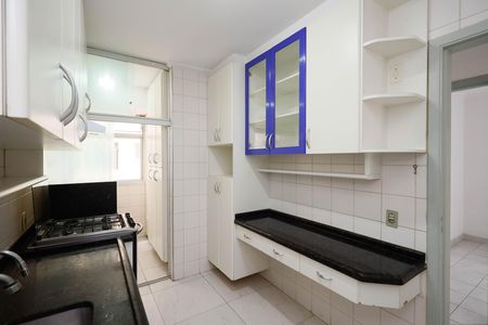 Apartamento à venda com 62m², 2 quartos e 1 vaga Apartamento à venda com 62m², 2 quartos e 1 vagaCozinha - Armários