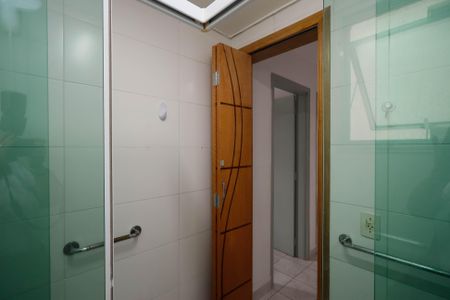 Apartamento à venda com 62m², 2 quartos e 1 vaga Apartamento à venda com 62m², 2 quartos e 1 vagaBanheiro