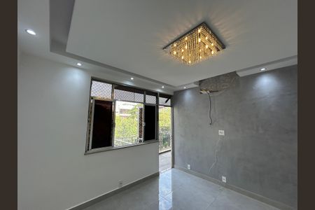 Sala de apartamento para alugar com 3 quartos, 75m² em Vila Valqueire, Rio de Janeiro