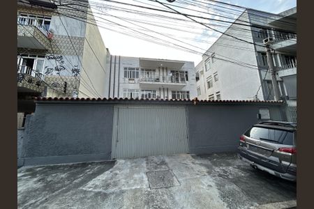 Apartamento para alugar com 75m², 3 quartos e sem vagaFachada + placa