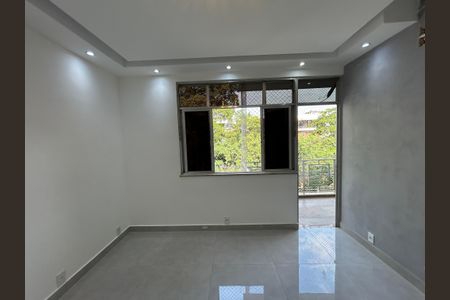Sala de apartamento para alugar com 3 quartos, 75m² em Vila Valqueire, Rio de Janeiro