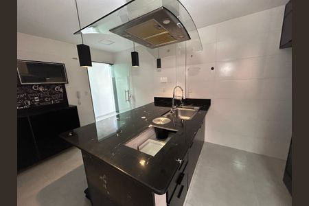Apartamento para alugar com 75m², 3 quartos e sem vagaCozinha