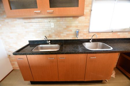 Apartamento para alugar com 80m², 2 quartos e 2 vagasCozinha