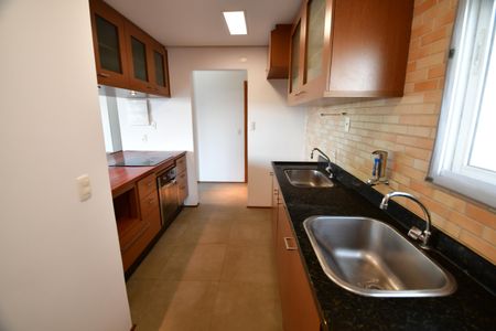 Apartamento para alugar com 80m², 2 quartos e 2 vagasCozinha