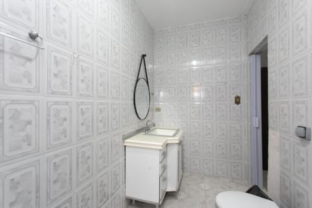 Casa para alugar com 200m², 3 quartos e 1 vaga Casa para alugar com 200m², 3 quartos e 1 vagaBanheiro da Suíte