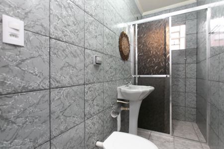 Casa para alugar com 200m², 3 quartos e 1 vaga Casa para alugar com 200m², 3 quartos e 1 vagaBanheiro Social
