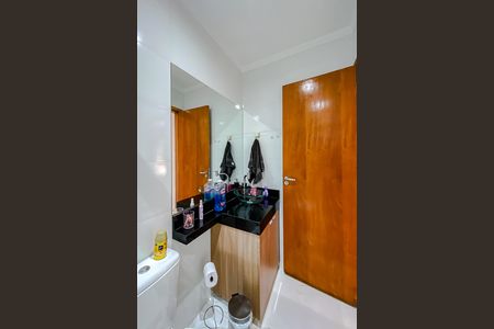 Casa à venda com 135m², 3 quartos e 2 vagasBanheiro