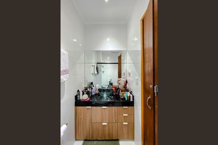 Casa à venda com 135m², 3 quartos e 2 vagasBanheiro da Suíte