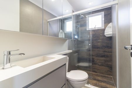 Apartamento à venda com 69m², 2 quartos e 2 vagas Apartamento à venda com 69m², 2 quartos e 2 vagasBanheiro da Suíte