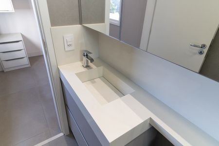 Apartamento à venda com 69m², 2 quartos e 2 vagas Apartamento à venda com 69m², 2 quartos e 2 vagasBanheiro da Suíte