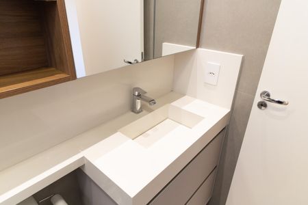 Apartamento à venda com 69m², 2 quartos e 2 vagas Apartamento à venda com 69m², 2 quartos e 2 vagasBanheiro Social