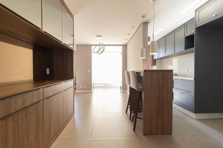 Apartamento à venda com 69m², 2 quartos e 2 vagas Apartamento à venda com 69m², 2 quartos e 2 vagasSala