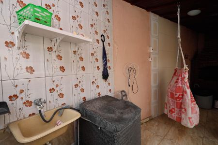 Casa à venda com 185m², 2 quartos e 1 vagaÁrea de Serviço / Churrasqueira