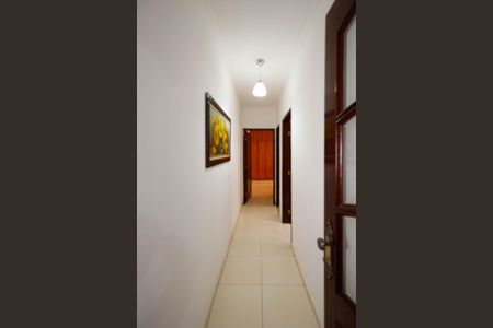 Casa à venda com 185m², 2 quartos e 1 vagaCorredor