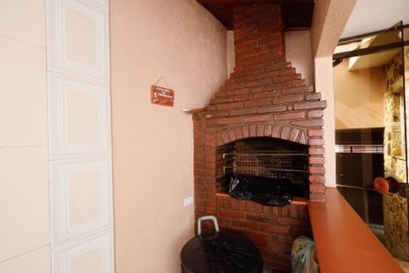 Casa à venda com 185m², 2 quartos e 1 vagaÁrea de Serviço / Churrasqueira