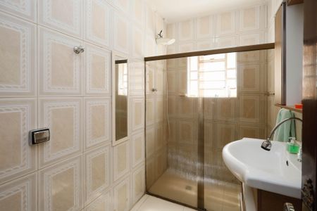 Casa à venda com 185m², 2 quartos e 1 vagaBanheiro