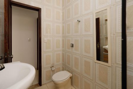 Casa à venda com 185m², 2 quartos e 1 vagaBanheiro