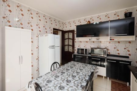 Casa à venda com 185m², 2 quartos e 1 vagaCozinha 