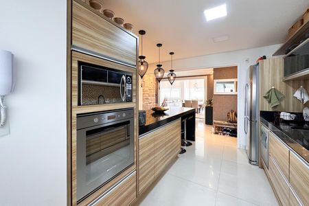 Apartamento à venda com 153m², 4 quartos e 2 vagas Apartamento à venda com 153m², 4 quartos e 2 vagasCozinha