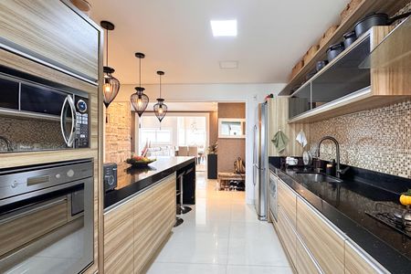 Apartamento à venda com 153m², 4 quartos e 2 vagas Apartamento à venda com 153m², 4 quartos e 2 vagasCozinha