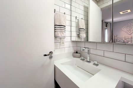 Apartamento à venda com 153m², 4 quartos e 2 vagas Apartamento à venda com 153m², 4 quartos e 2 vagasBanheiro da Suíte
