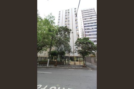 Apartamento para alugar com 105m², 2 quartos e sem vaga Apartamento para alugar com 105m², 2 quartos e sem vagaFachada