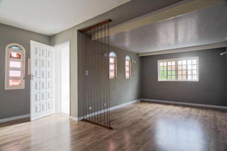 Sala de casa para alugar com 2 quartos, 70m² em Jardim Regina, São Paulo