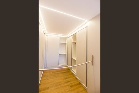 Apartamento à venda com 119m², 3 quartos e 2 vagasCloset da suíte 