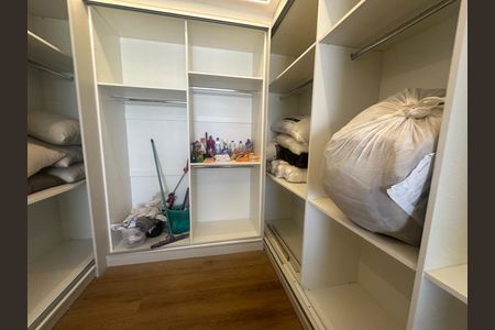 Apartamento à venda com 119m², 3 quartos e 2 vagasCloset da suíte 3