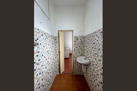 Banheiro de casa para alugar com 1 quarto, 30m² em Vila Moraes, São Paulo