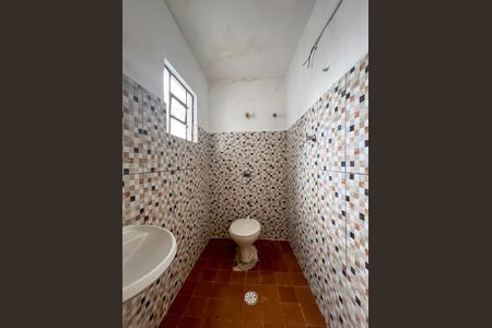 Banheiro de casa para alugar com 1 quarto, 30m² em Vila Moraes, São Paulo