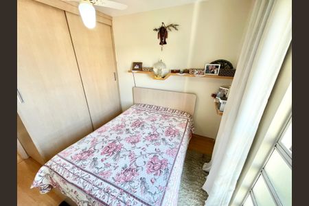 Apartamento à venda com 78m², 2 quartos e 1 vagaQuarto 2