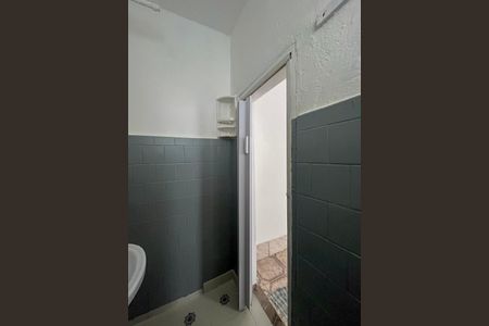 Banheiro de casa de condomínio para alugar com 1 quarto, 30m² em Vila Moraes, São Paulo