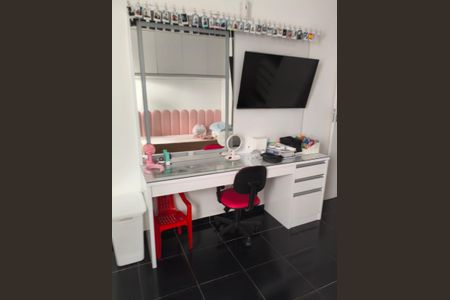 Quarto 2 de casa à venda com 2 quartos, 150m² em Jardim Caguassu, São Paulo