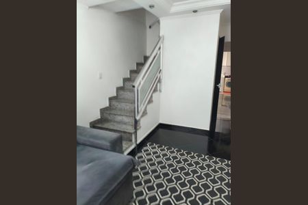 Sala de casa à venda com 2 quartos, 150m² em Jardim Caguassu, São Paulo