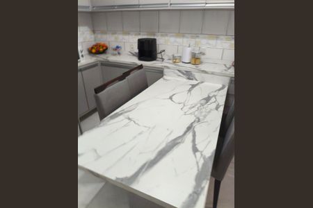 Cozinha de casa à venda com 2 quartos, 150m² em Jardim Caguassu, São Paulo