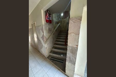 Apartamento para alugar com 30m², 1 quarto e 2 vagasEscada