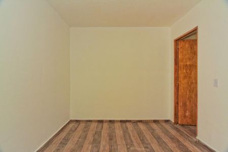 Sala de casa para alugar com 1 quarto, 40m² em Jardim Regina, São Paulo