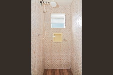 Banheiro de casa para alugar com 1 quarto, 40m² em Jardim Regina, São Paulo