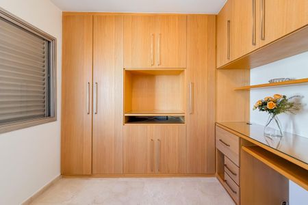 Apartamento para alugar com 163m², 3 quartos e 1 vagaQuarto 1 - Armários